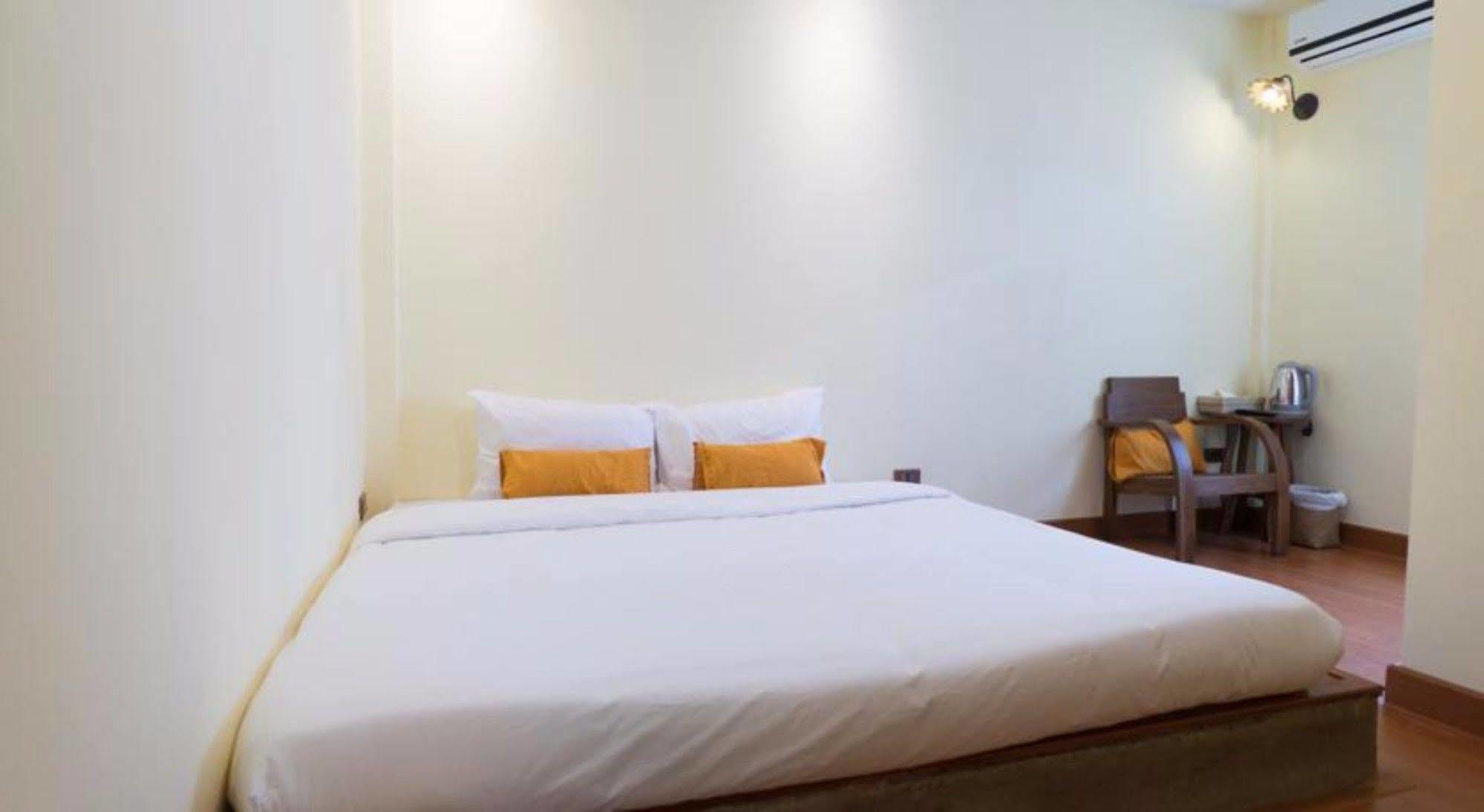 Manon Sleepeatdrink Bed and Breakfast Τσιάνγκ Μάι Εξωτερικό φωτογραφία