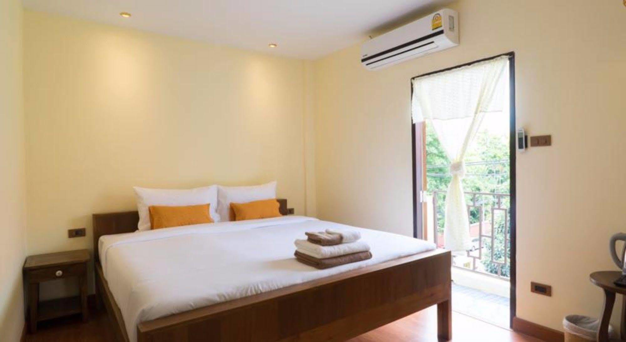 Manon Sleepeatdrink Bed and Breakfast Τσιάνγκ Μάι Εξωτερικό φωτογραφία