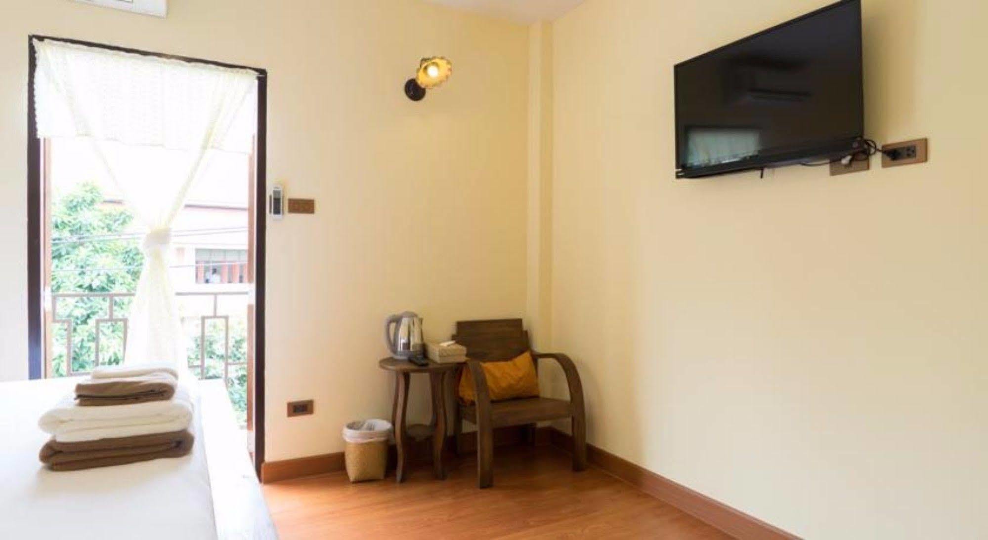 Manon Sleepeatdrink Bed and Breakfast Τσιάνγκ Μάι Εξωτερικό φωτογραφία